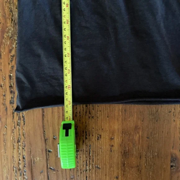 NWT Chaser Cold Shoulder Long Sleeve Lightening Bolt T-Shirt, Black, Size Small - Picture 13 of 13